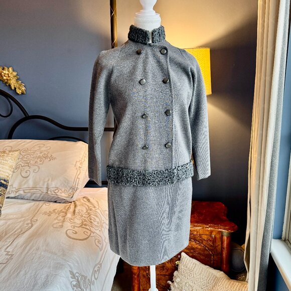 NWT Vintage 1950s Grey Wool Knit Boucle Trim Skirt Suit - Picture 1 of 14